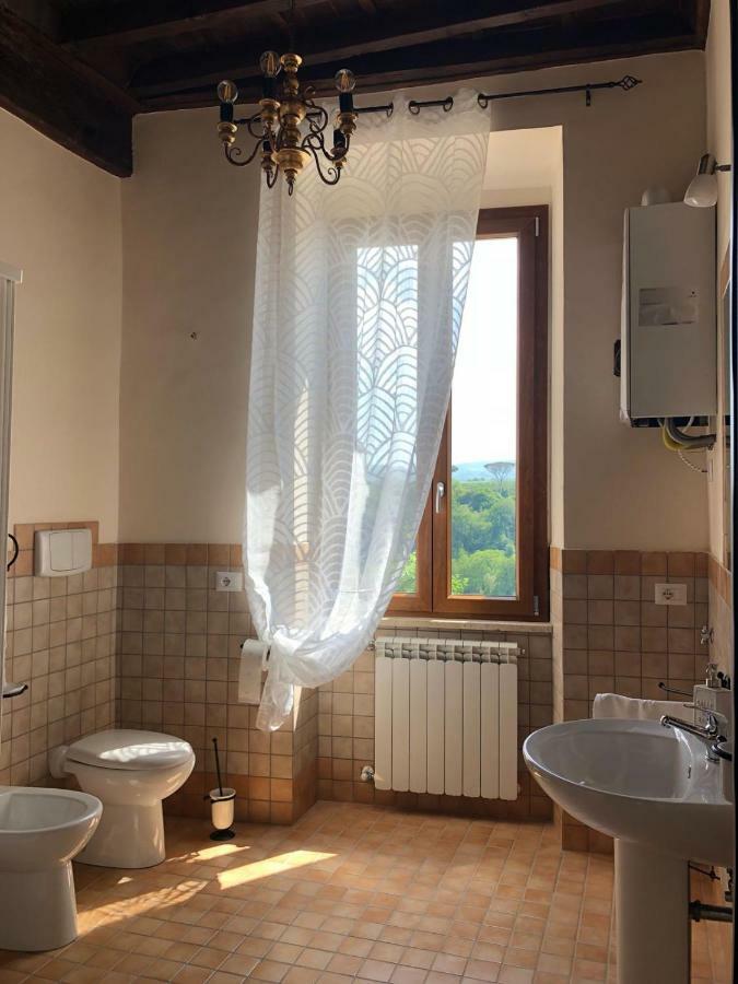 Casa Vacanze La Torretta Sutri Ngoại thất bức ảnh